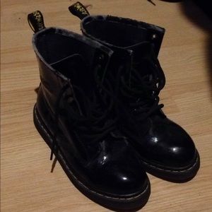 Dr. Marten's Womens 1460 Black Patent Lamper Boots